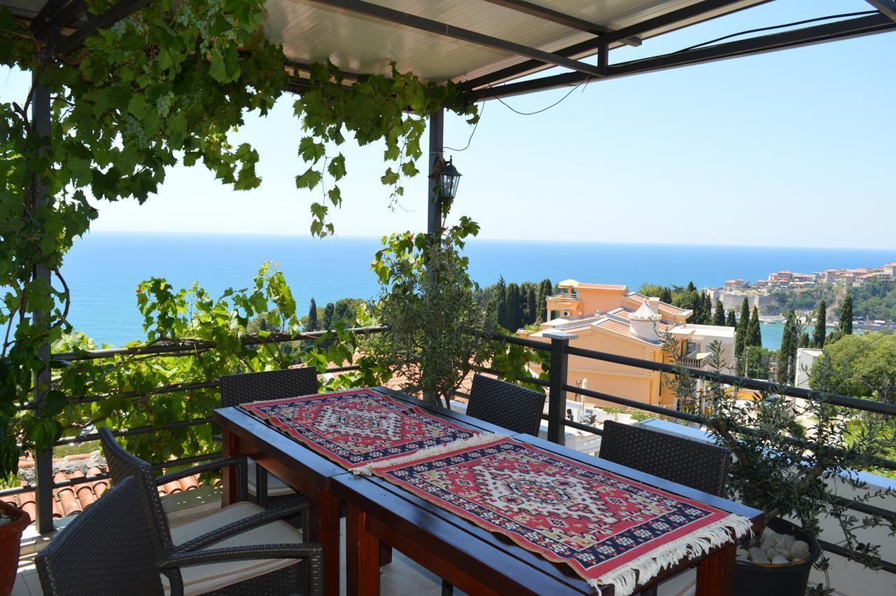 Amina * Ulcinj